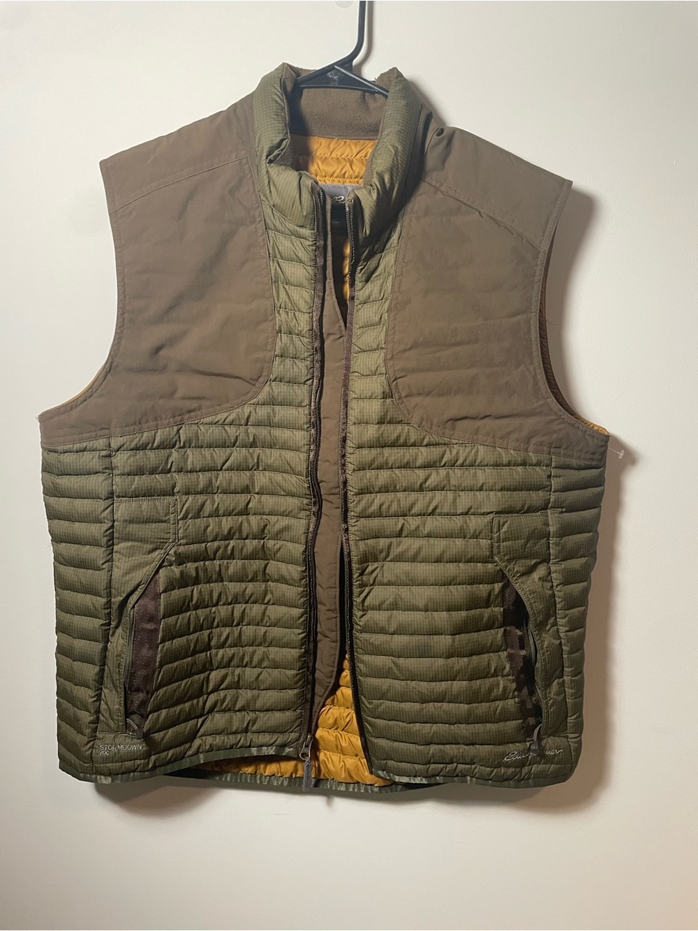 Eddie Bauer men’s L goose down puffer vest